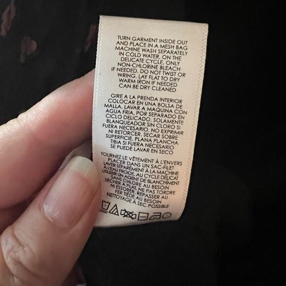 CAbi SZ M Black Floral Print Hooded Rainy Day Rain Jacket Coat Boho Feminine - Picture 12 of 13